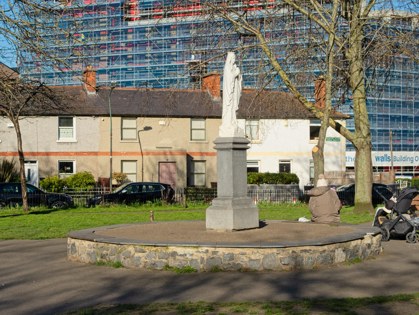 SOME CLAIM THAT OSCAR SQUARE FEATURING A MARIAN STATUE WAS NAMED IN HONOUR OF OSCAR WILDE [WRONG OSCAR]-248647-1