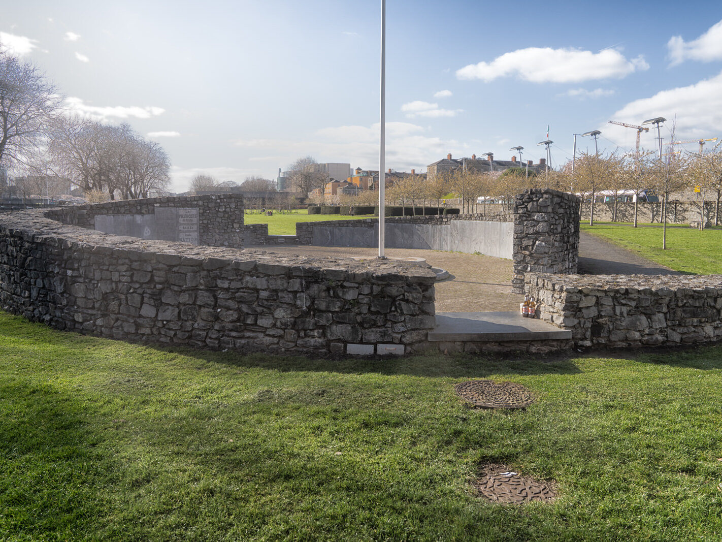 THE CROPPIES ACRE MEMORIAL PARK [AT THE MUSEUM LUAS TRAM STOP ON BENBURB STREET]-248745-1