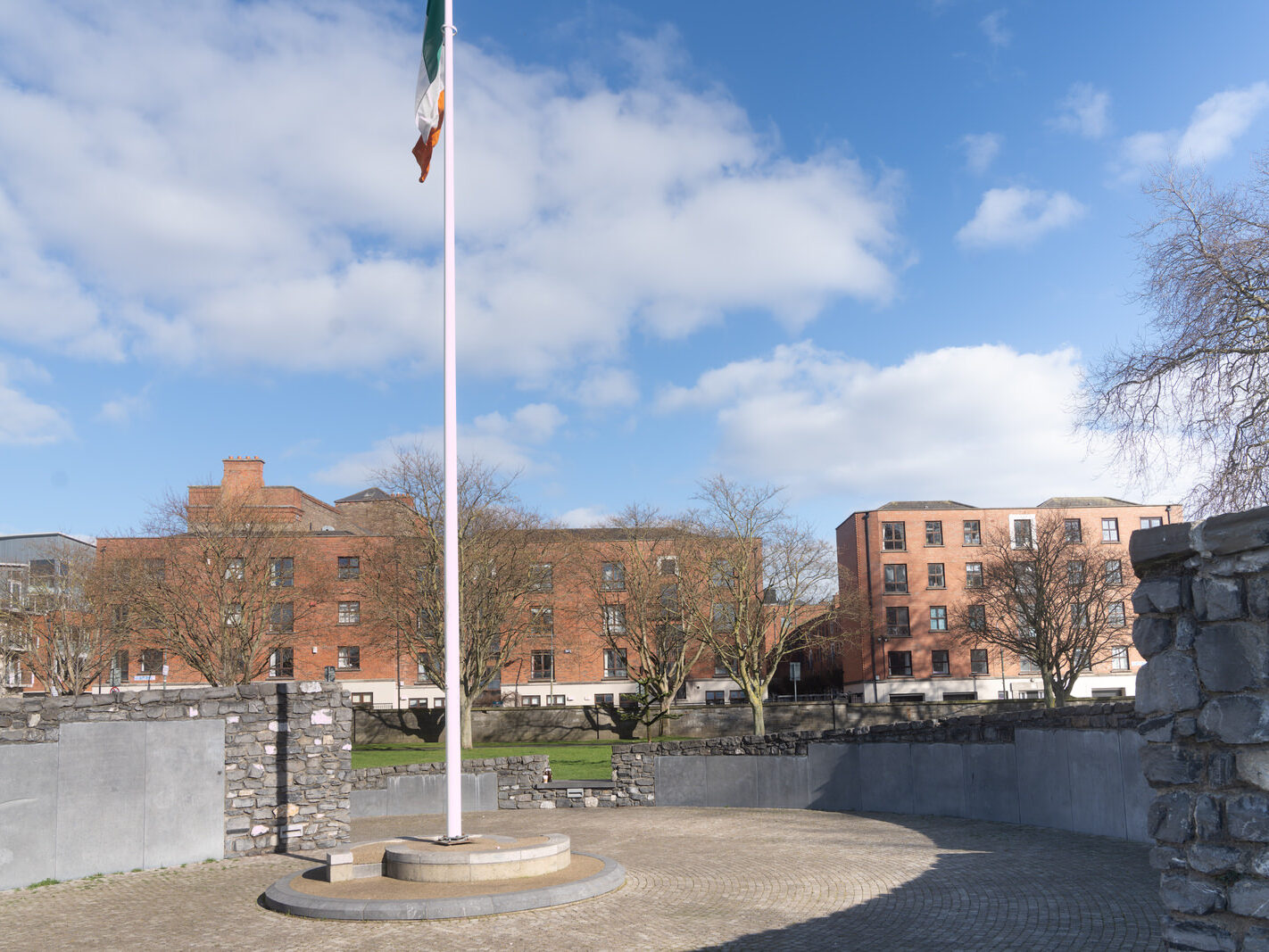 THE CROPPIES ACRE MEMORIAL PARK [AT THE MUSEUM LUAS TRAM STOP ON BENBURB STREET]-248749-1
