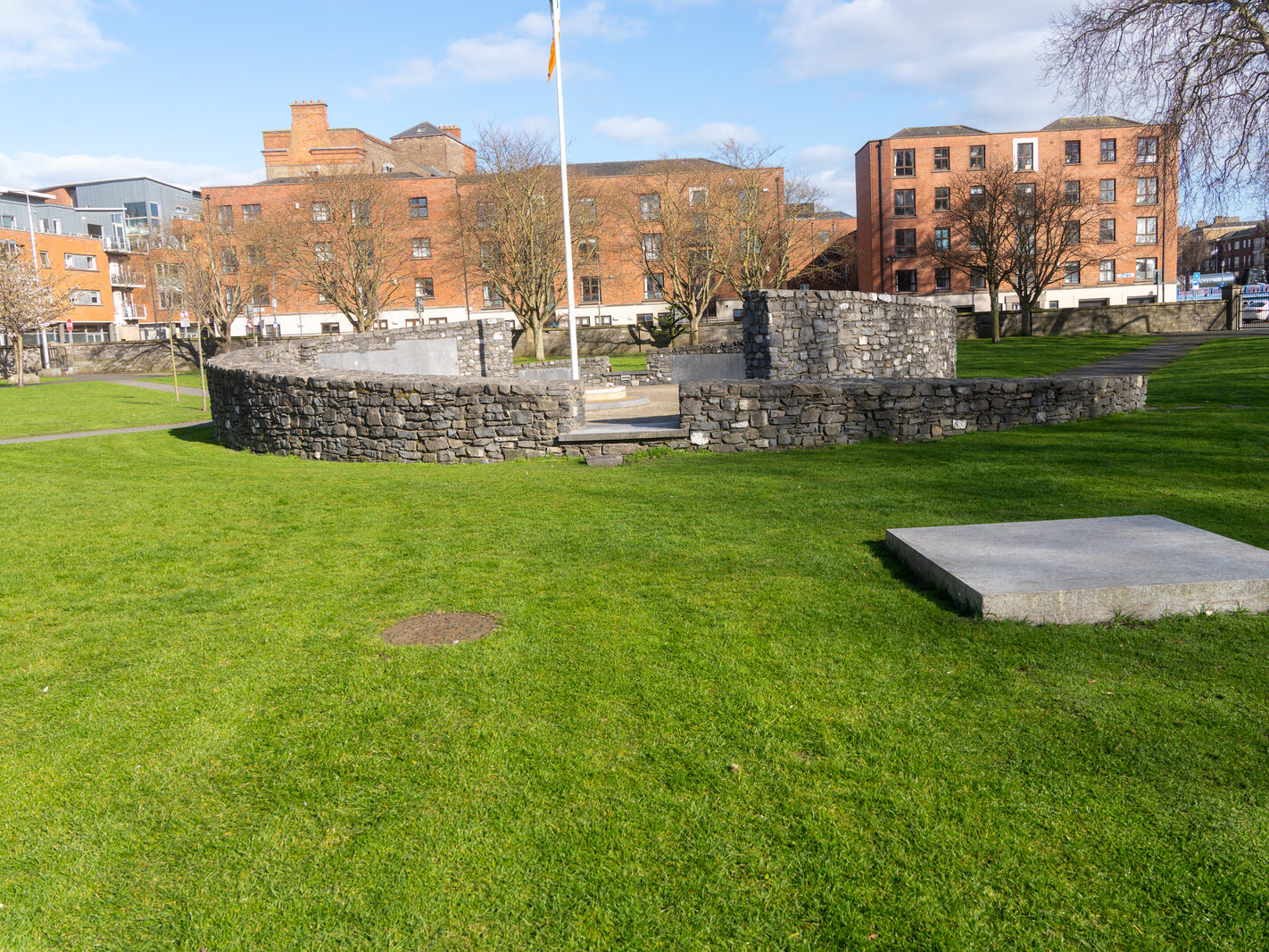 THE CROPPIES ACRE MEMORIAL PARK [AT THE MUSEUM LUAS TRAM STOP ON BENBURB STREET]-248753-1