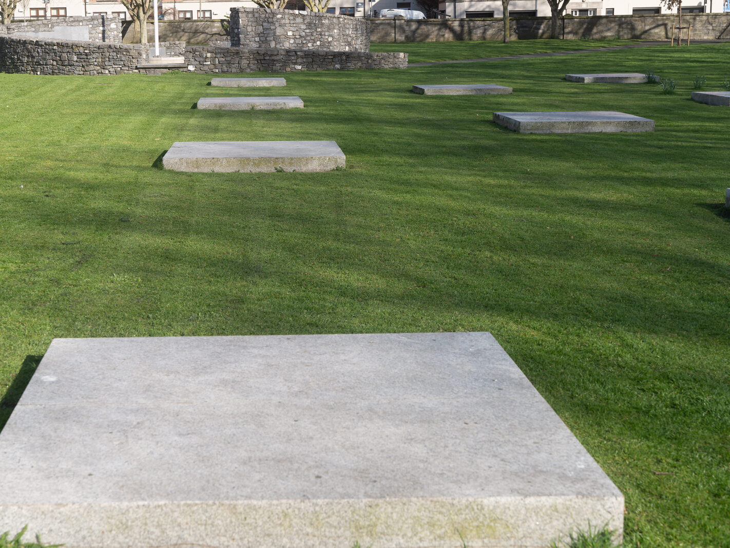 THE CROPPIES ACRE MEMORIAL PARK [AT THE MUSEUM LUAS TRAM STOP ON BENBURB STREET]-248757-1