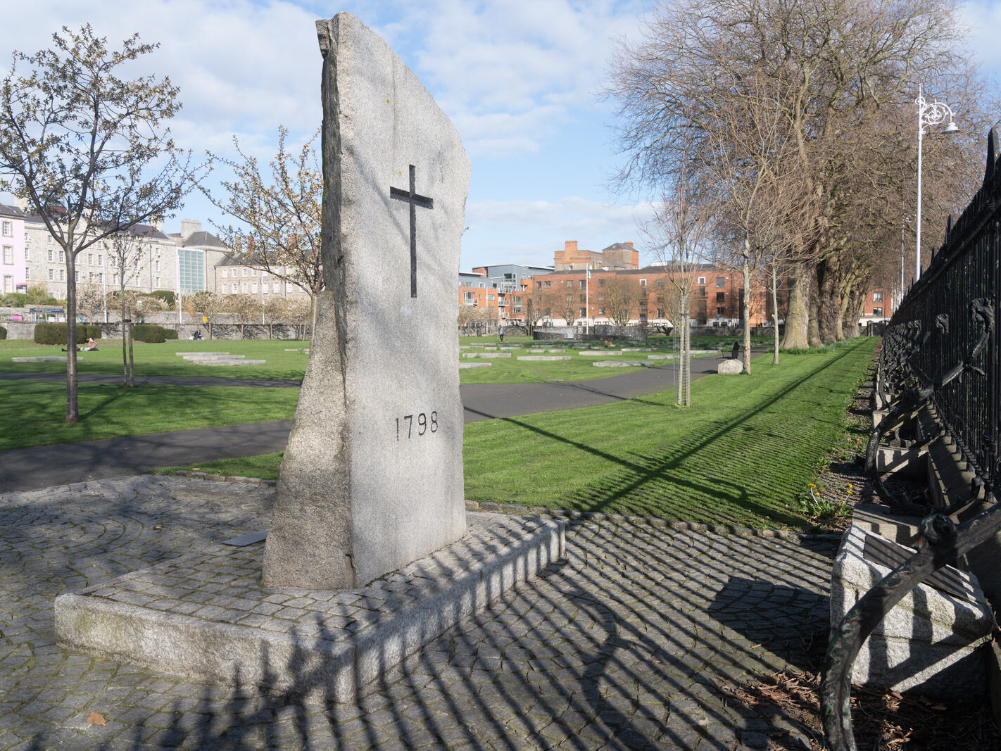 THE CROPPIES ACRE MEMORIAL PARK [AT THE MUSEUM LUAS TRAM STOP ON BENBURB STREET]-248765-1