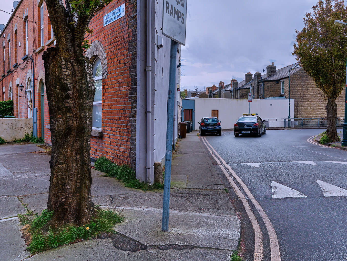 A WEDGE SHAPED HOUSE [27, 27A, 27B GREENVILLE TERRACE]-249711-1