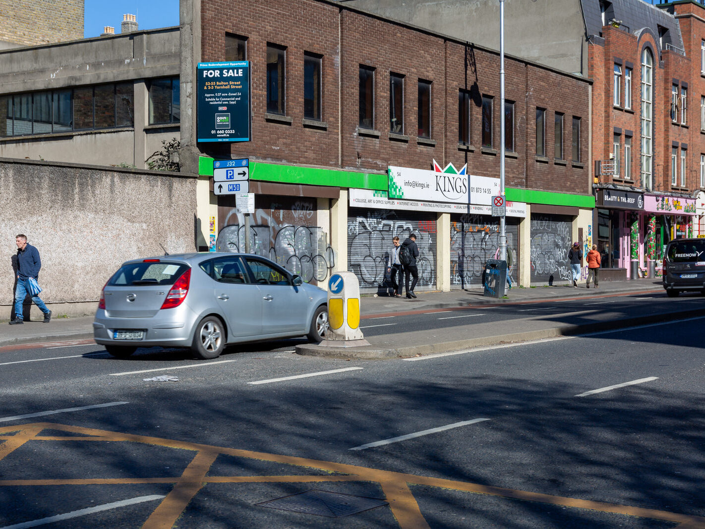 I PHOTOGRAPHED BOLTON STREET USING A CANON 5D MKIII [I HAD A CANNOT COMMUNICATE WITH BATTERY ERROR]-249225-1