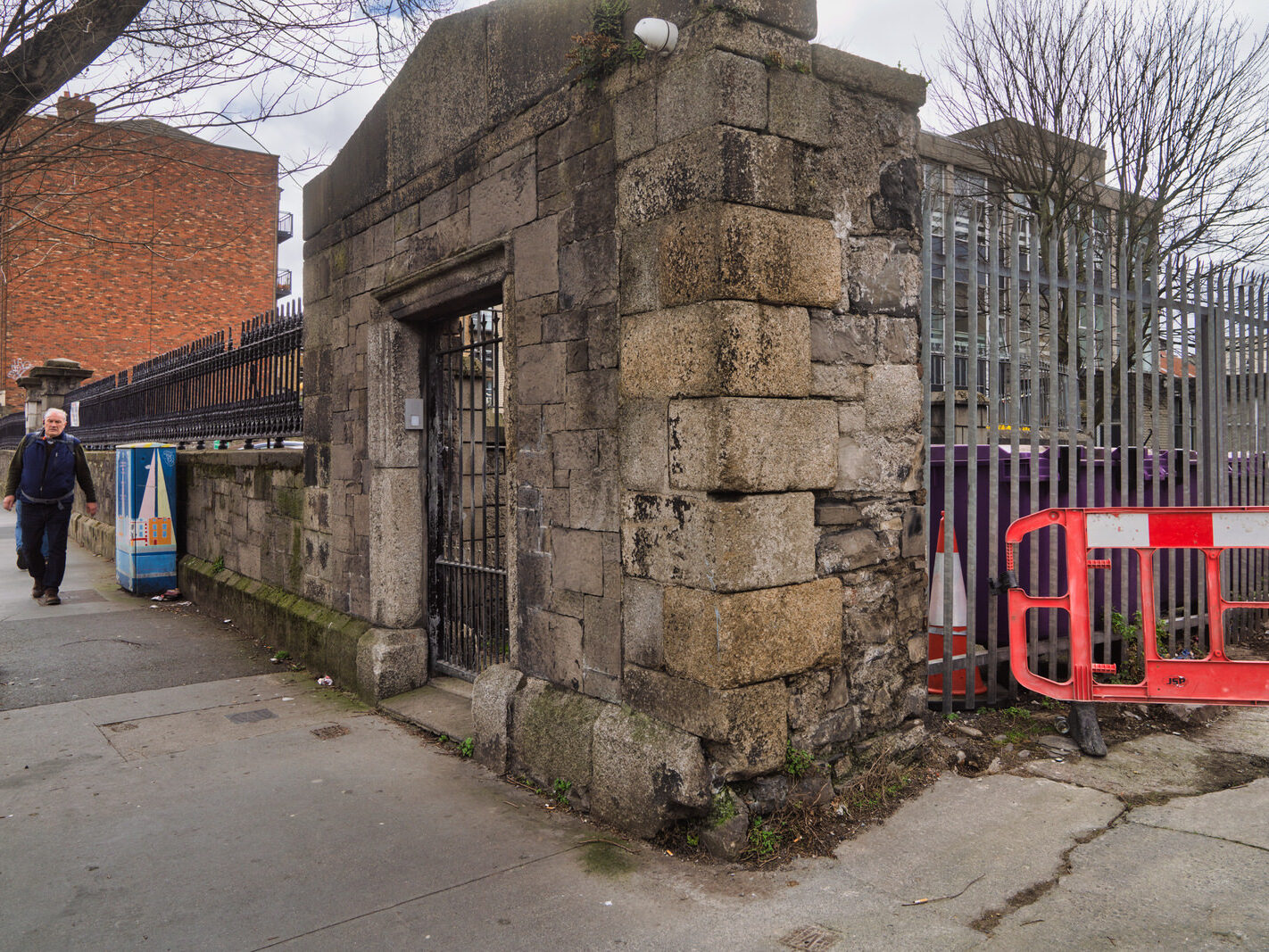 THE WRIGHT CYCLE CENTRE IS GONE AND DUNCAN AGE 51 AND THREE QUARTERS WAS HERE [USHER'S ISLAND]-250159-1
