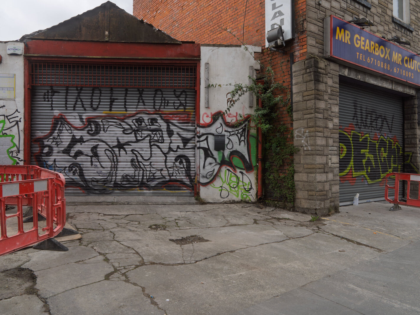 THE WRIGHT CYCLE CENTRE IS GONE AND DUNCAN AGE 51 AND THREE QUARTERS WAS HERE [USHER'S ISLAND]-250160-1