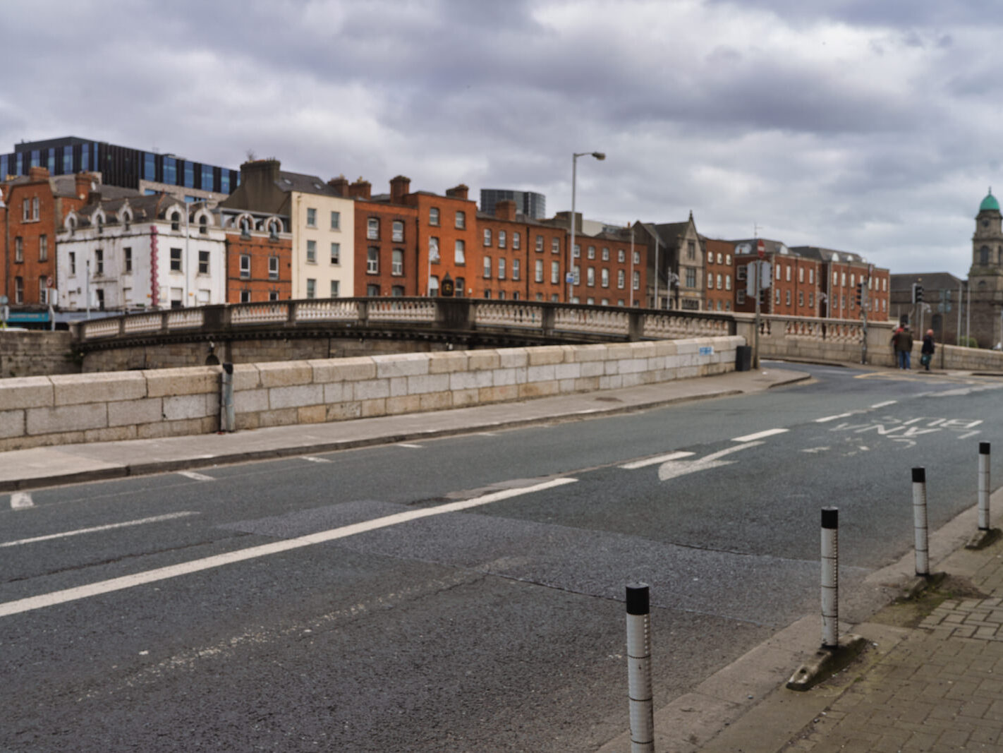 THE WRIGHT CYCLE CENTRE IS GONE AND DUNCAN AGE 51 AND THREE QUARTERS WAS HERE [USHER'S ISLAND]-250165-1