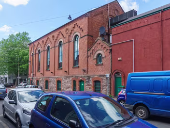 BELFAST EMPIRE MUSIC HALL The Belfast Empire Music Hall, located at the junction of Cameron Street and Botanic Avenue, has a fascinating history...