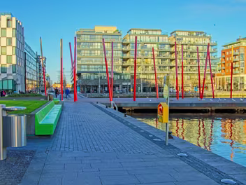 GRAND CANAL SQUARE Grand Canal Square is a striking public space in the heart of Dublin's revitalised Docklands. Situated on the south side...