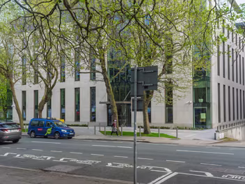 MESPIL ROAD Situated immediately adjacent to the historically significant Baggot Street Bridge, it forms part of the broader area...