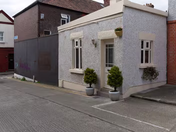 MARKS ALLEY WEST Many people disagree when I describe West Marks Alley as being in The Coombe. An even greater number disagree when I...