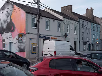 MOTHER AND CHILD Explore the story behind Zabou’s mural "Annabelle & Billy" in Waterford, Ireland. Discover the art, the festival, and...