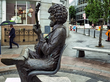 LUKE KELLY STATUE