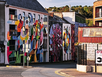 THE WALLS OF BRIDGE STREET