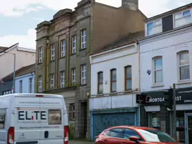 DERELICT ULSTER BANK BUILDING [NEWTOWNARDS ROAD BELFAST]-251833-1