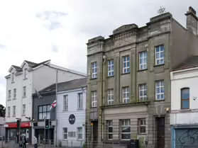 DERELICT ULSTER BANK BUILDING [NEWTOWNARDS ROAD BELFAST]-251834-1