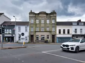 DERELICT ULSTER BANK BUILDING [NEWTOWNARDS ROAD BELFAST]-251836-1