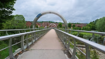 STRANMILLIS LOCK AND BRIDGE The contrast between the impressive infrastructure improvements and the widespread graffiti highlights an ongoing...