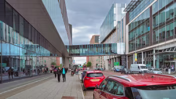ULSTER UNIVERSITY CAMPUS Explore the transformation of Ulster University's Belfast City Campus. Photographed in May 2025, this review details the...