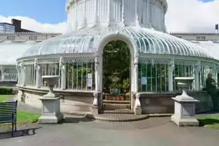 THE MAIN GLASSHOUSE AT BELFAST BOTANIC GARDENS [PHOTOGRAPHED MAY 2017]-235410-1 THE MAIN GLASSHOUSE