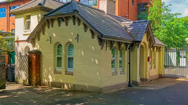 THE GATE LODGE