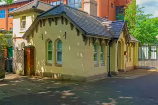 THE REMAINING GATE LODGE AT BELFAST BOTANIC GARDENS [PHOTOGRAPHED MAY 2017]-235413-1 REMAINING GATE LODGE