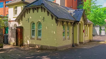 THE GATE LODGE There were actually two gate lodges associated with Belfast Botanic Gardens, both with interesting histories