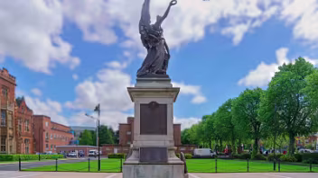 WAR MEMORIAL