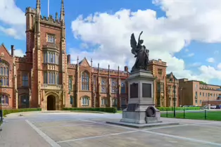 THE WAR MEMORIAL AT QUEENS UNIVERSITY [PHOTOGRAPHED MAY 2017]-235528-1 THE WAR MEMORIAL AT QUEENS UNIVERSITY