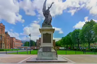 THE WAR MEMORIAL AT QUEENS UNIVERSITY [PHOTOGRAPHED MAY 2017]-235530-1 THE WAR MEMORIAL AT QUEENS UNIVERSITY