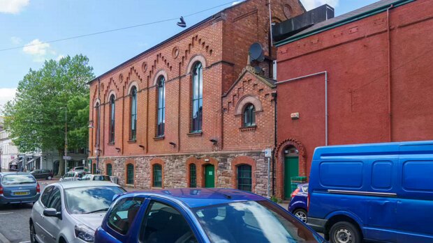 BELFAST EMPIRE MUSIC HALL The Belfast Empire Music Hall, located at the junction of Cameron Street and Botanic Avenue, has a fascinating history...