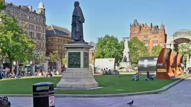 A VISIT TO CITY HALL BELFAST IN MAY 2011 [LANDSCAPE FORMAT]-233182-1
