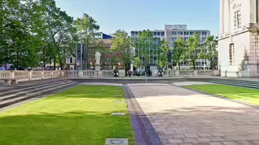 A VISIT TO CITY HALL BELFAST IN MAY 2011 [LANDSCAPE FORMAT]-233185-1