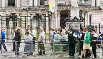 THE QUEEN WAS IN TOWN [WHILE I WAS PHOTOGRAPHING BELFAST CITY IN JUNE 2014]-233113-1