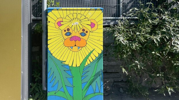 PAINT-A-BOX STREET ART EXAMPLES OF URBAN EXPRESSION