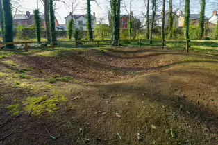 A BOMB CRATER AT STORMONT [THE BELFAST BLITZ]-203854-1