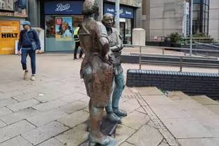 MONUMENT TO THE UNKNOWN WOMAN WORKER BY LOUISE WALSH [OUTSIDE THE EUROPA HOTEL IN BELFAST]-251973-1