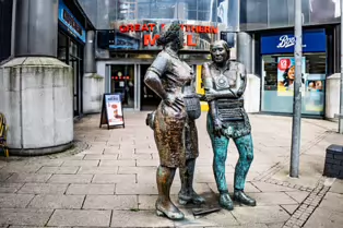 MONUMENT TO THE UNKNOWN WOMAN WORKER BY LOUISE WALSH [OUTSIDE THE EUROPA HOTEL IN BELFAST]-251976-1