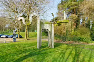 SWEETWATER ARCH ON THE STRANMILLIS EMBANKMENT [BELFAST NORTHERN IRELAND]-232885-1
