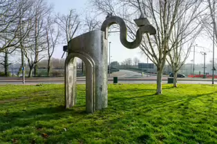 SWEETWATER ARCH ON THE STRANMILLIS EMBANKMENT [BELFAST NORTHERN IRELAND]-232888-1