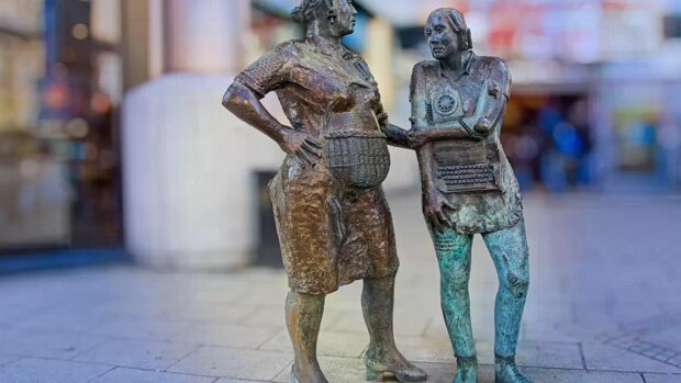 ABOUT THE ARTIST The "Monument to the Unknown Woman Worker" by Louise Walsh is a sculpture located in Belfast, Northern Ireland, at the...