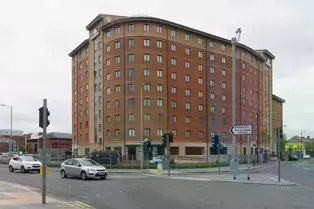 IT WAS KNOWN AS DAYS HOTEL BACK IN MAY 2015 [IT IS NOW THE HOLIDAY INN]-232954-1