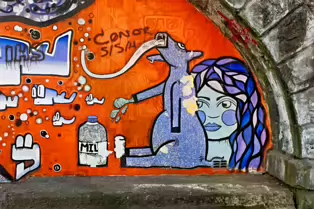 EXAMPLES OF STREET ART [LANYON PLACE UNDER THE EAST BRIDGE MAY 2011]-233224-1 SONY DSC