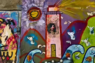EXAMPLES OF STREET ART [LANYON PLACE UNDER THE EAST BRIDGE MAY 2011]-233232-1 SONY DSC