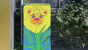 PAINT-A-BOX STREET ART EXAMPLES OF URBAN EXPRESSION