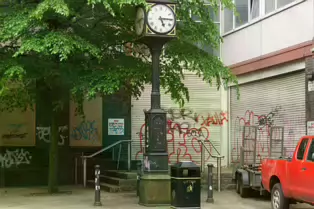 FREESTANDING CLOCK AT BLACKSTAFF SQUARE IN BELFAST [HAS BEEN REMOVED]-232963-1
