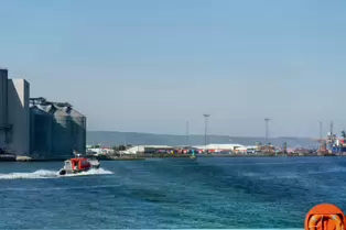 BELFAST HARBOUR PILOT BOAT IN ACTION ON THE RIVER LAGAN [BEN MADIGAN]-150871-squashed