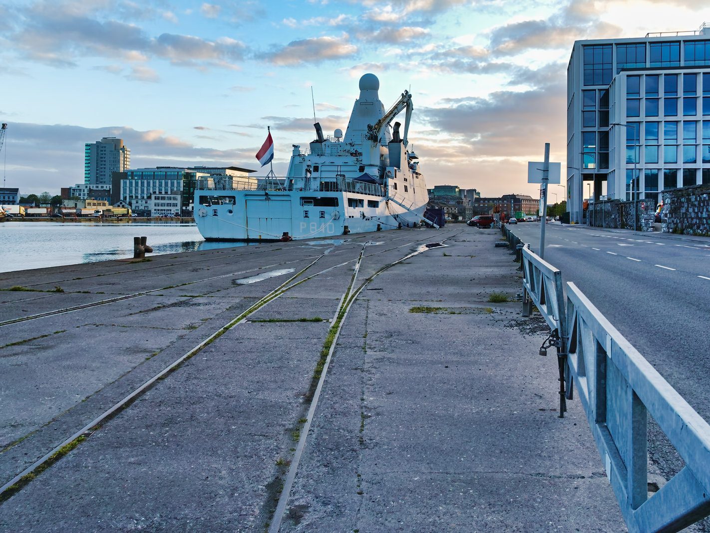 DUTCH PATROL VESSEL P840 NAMED HOLLAND AT HOGAN QUAY IN CORK 001