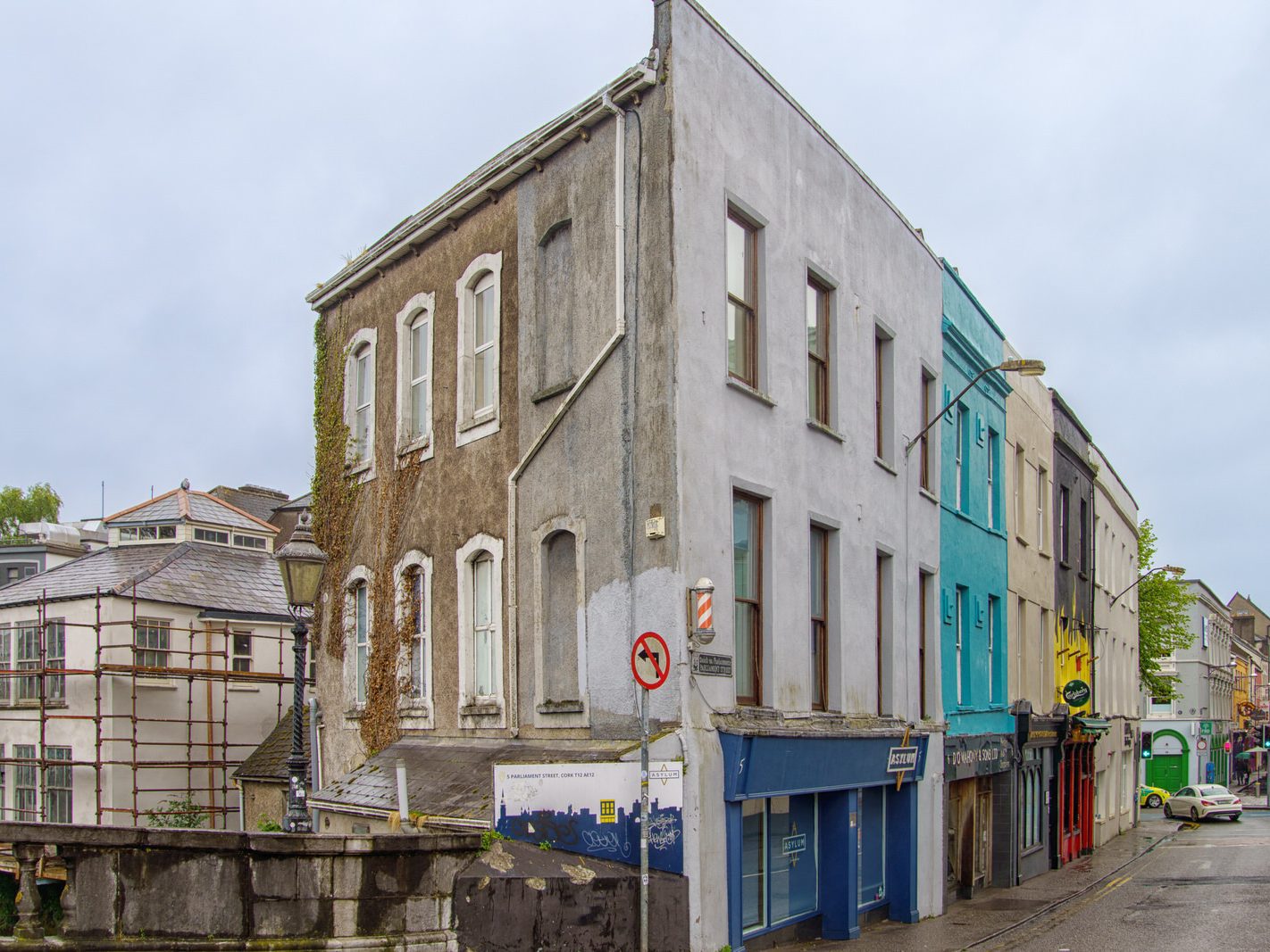 FRED ZEPPELINS ON PARLIAMENT STREET IN CORK [MAY 2022] 003