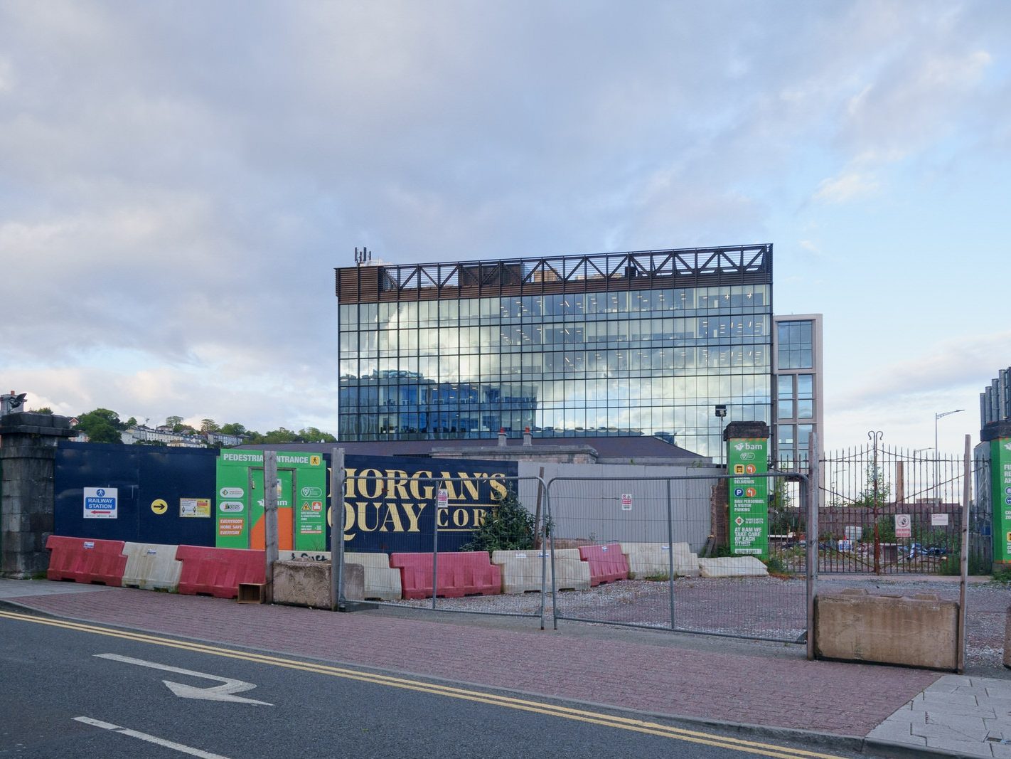 NOT LONG BEFORE SUNSET I VISITED HOGAN'S QUAY [I USED A SONY RX0 CAMERA] 011